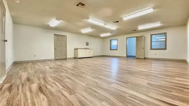 Suite C - Office Space w/ Hwy. Frontage; 42,562 VPD thumbnail 3