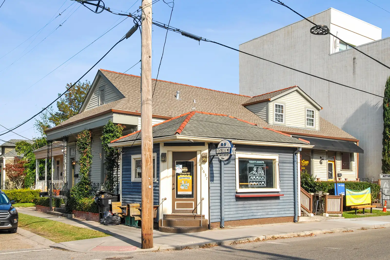 5631 Magazine St
