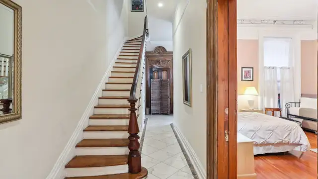 Licensed Commercial STR - 5 bedroom 4.5 bathroom thumbnail 4