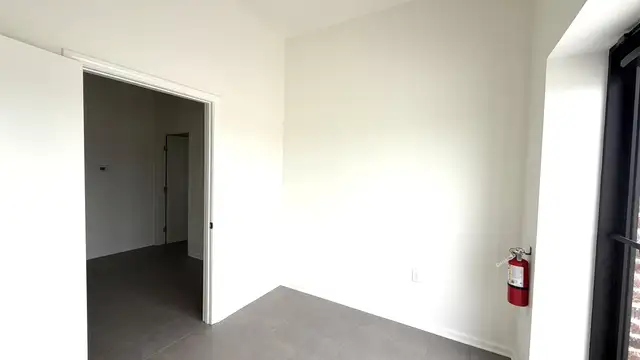 290 Trinity Ln thumbnail 4