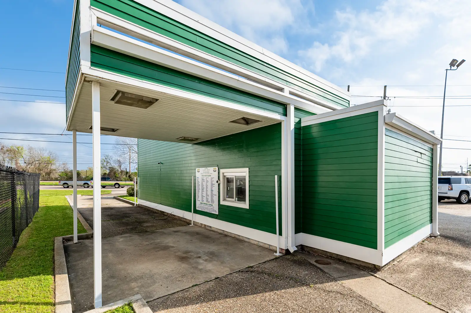 Restaurant + Drive Thru Building