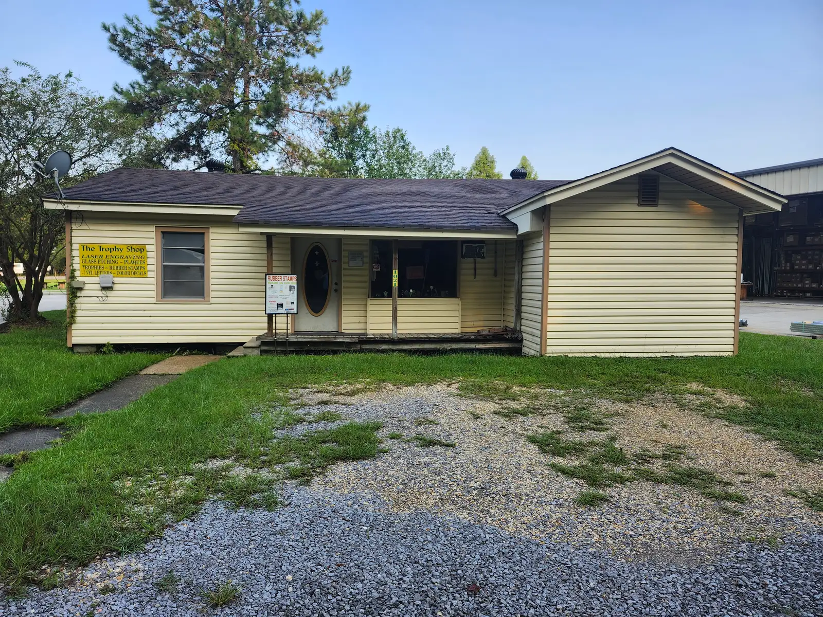 1021 N Lee Rd