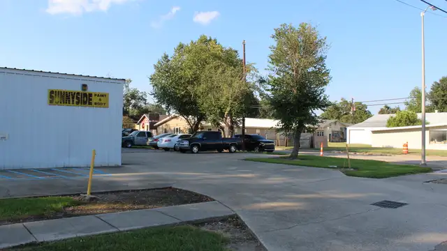 418 SW Evangeline Thruway thumbnail 4