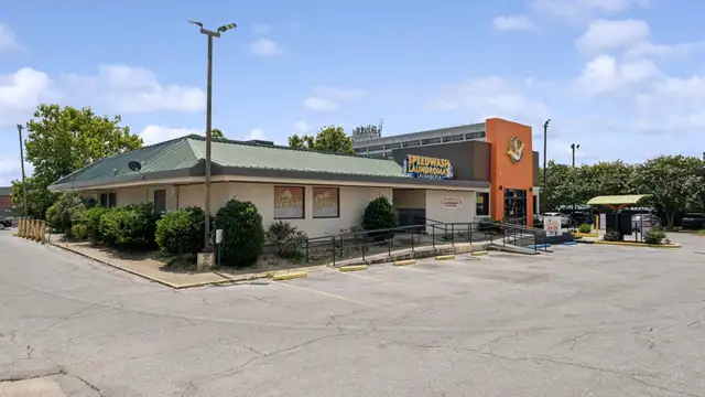 2810 Williams Blvd thumbnail 5