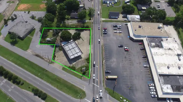 2781 Government Blvd thumbnail 4