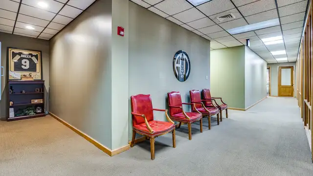 2110 W Pinhook Rd thumbnail 5