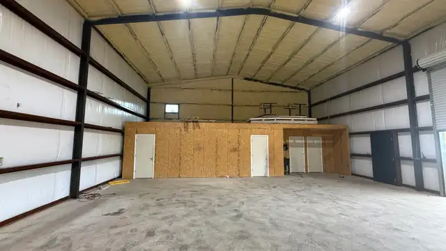 3,600 SF Industrial/Warehouse Building with Office Space thumbnail 5