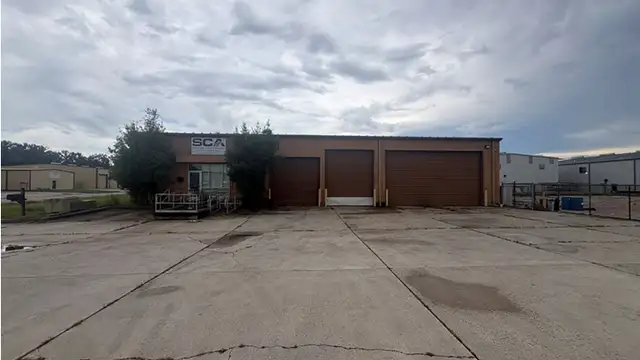 12540 S Choctaw Dr thumbnail 2