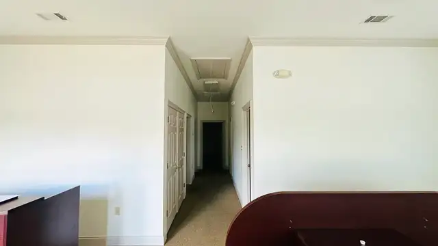 Office For Lease thumbnail 5