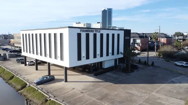 West Esplanade Office Building thumbnail 2