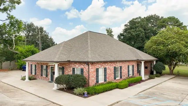 Professional Office Suite Near Airline Hwy & I-12 thumbnail 2