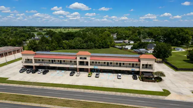GALVEZ COMMONS | 2,534–13,752 SF | ELEVATOR-SERVED | FLEXIBLE CONFIGURATIONS thumbnail 2