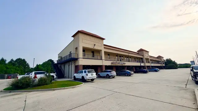 GALVEZ COMMONS | 2,534–13,752 SF | ELEVATOR-SERVED | FLEXIBLE CONFIGURATIONS thumbnail 5