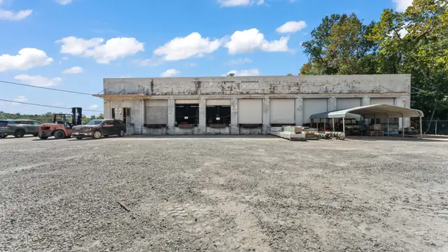 4115 I-10 Frontage Rd thumbnail 2