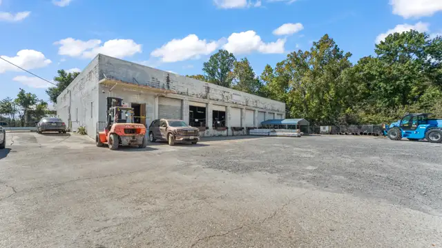 4115 I-10 Frontage Rd thumbnail 3