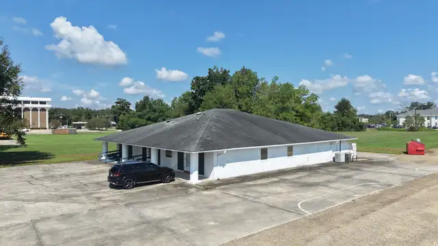 Professional Office Building thumbnail 2