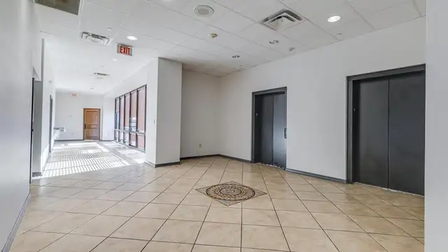 2500 N 7th St Suite 2 thumbnail 3