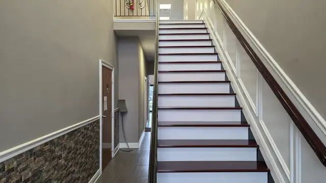 Suite 204 - 1939 Hickory Ave. thumbnail 2