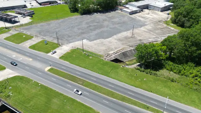 Fully-Leased Office Warehouse with Stabilized Laydown Yard thumbnail 2