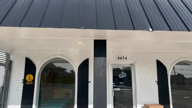 4654 Johnston Street thumbnail 2