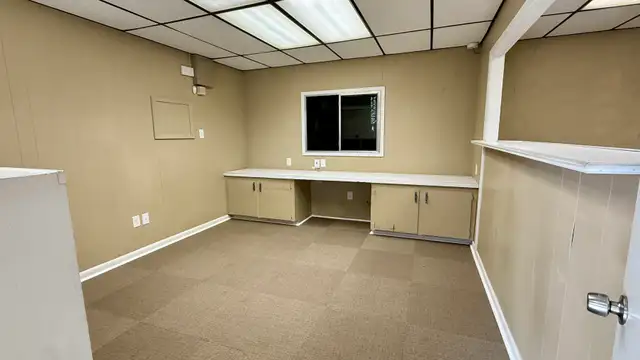 Office/Industrial For Lease thumbnail 3