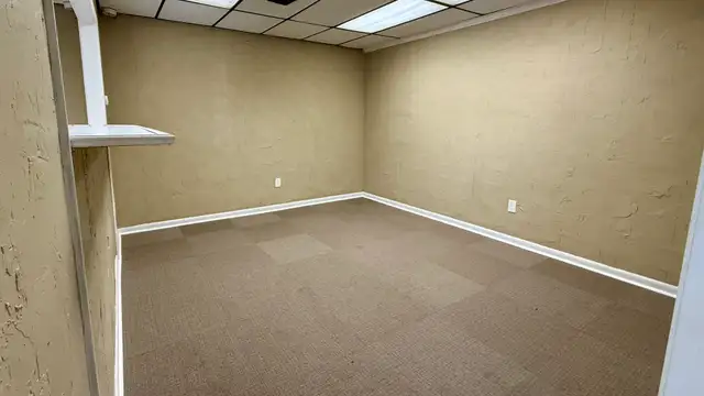 Office/Industrial For Lease thumbnail 5