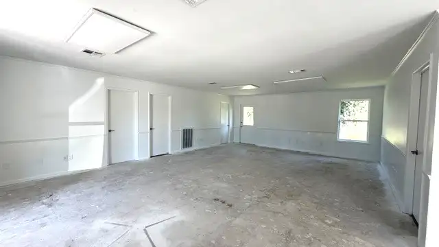108 Executive Drive thumbnail 2