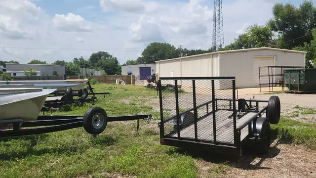 Warehouse / Office with Yard Storage | Alfred Lane Bossier City thumbnail 5