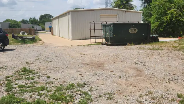 Warehouse / Office with Yard Storage | Alfred Lane Bossier City thumbnail 3