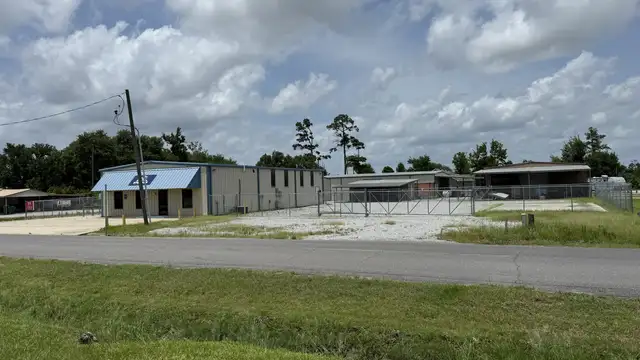 1025 Ravia Rd thumbnail 2
