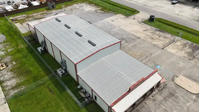 Newly Updated Industrial Building - 1040 Wall Rd thumbnail 2
