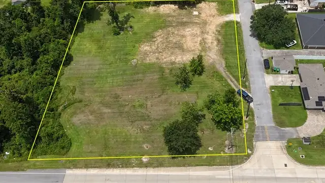 1902 W Prien Lake Rd thumbnail 3
