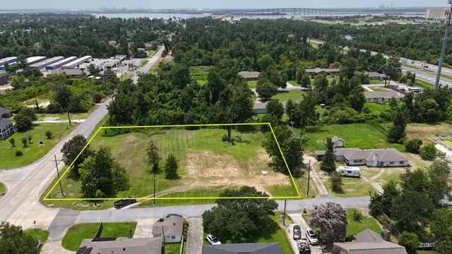 1902 W Prien Lake Rd thumbnail 5