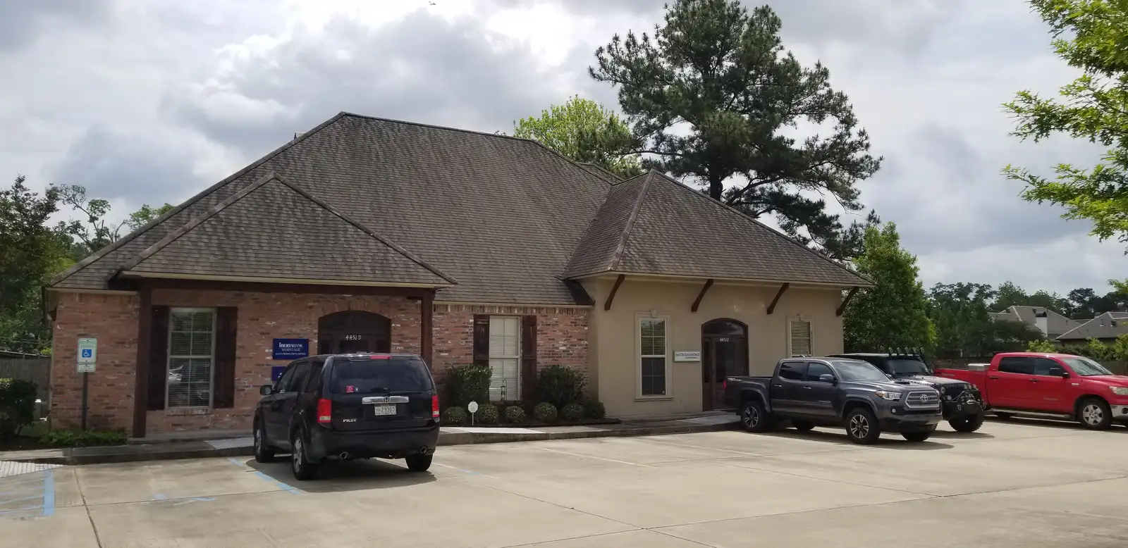 4451 Bluebonnet Blvd