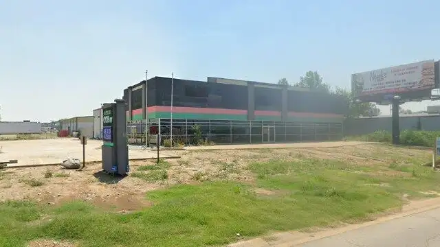 2800 Fair Park Blvd thumbnail 2