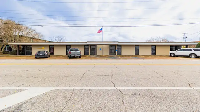 Premier Office Space For Lease! thumbnail 3
