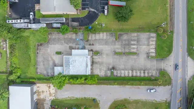 Former Dealership Repurposing Opportunity Near Airport & US Hwy 90 thumbnail 5