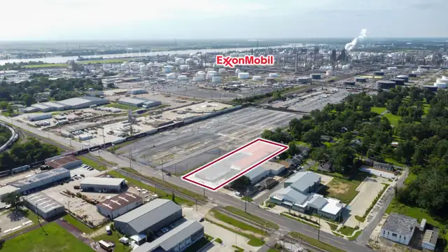 ±41,000 SF Warehouse Near ExxonMobil thumbnail 4