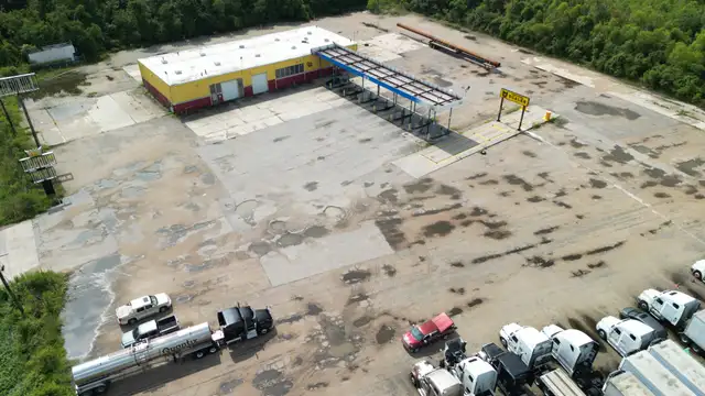 6,000 SF Former C-store Space For Lease on Old Gentilly Rd thumbnail 2