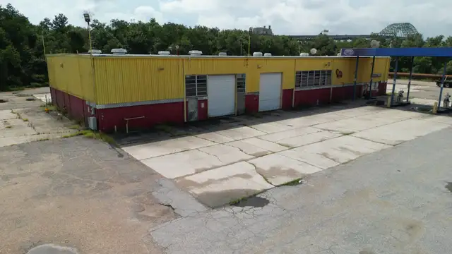 6,000 SF Former C-store Space For Lease on Old Gentilly Rd thumbnail 5