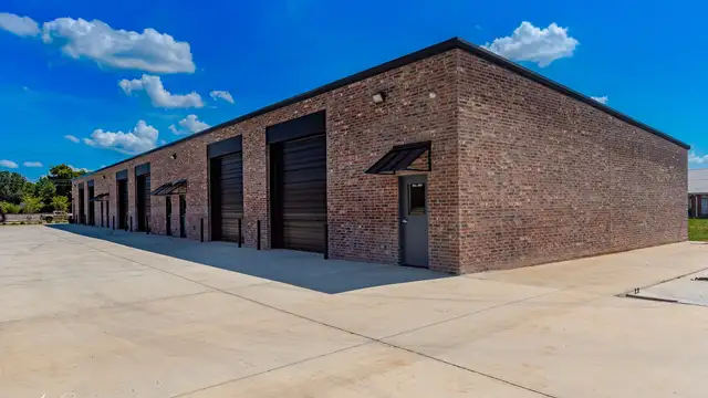 5844 North Trace Drive thumbnail 2