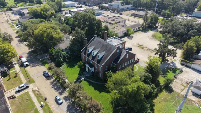 Downtown Baton Rouge Office Building thumbnail 2