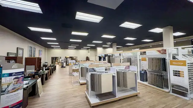 Centrally Located Retail Building with Warehouse thumbnail 4
