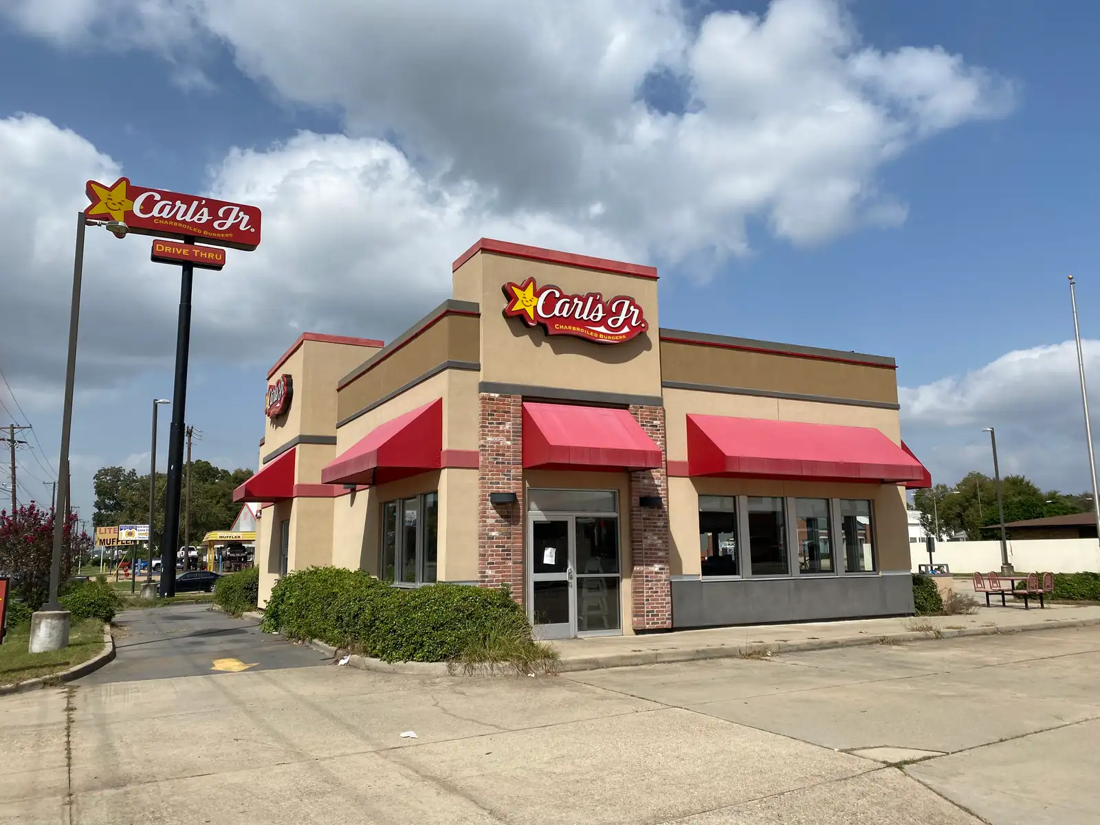 Price Reduction: QSR Near Amazon Fulfilment Center