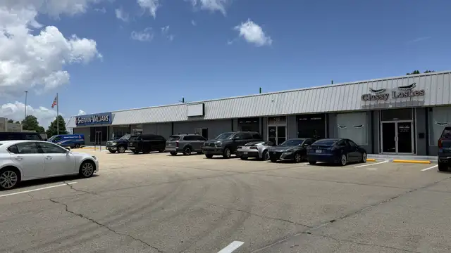 4417 N Interstate 10 Service Rd W thumbnail 2