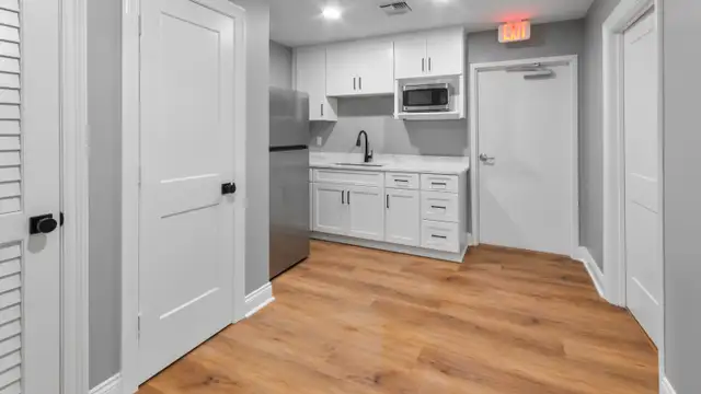 152 Banks Ave thumbnail 5