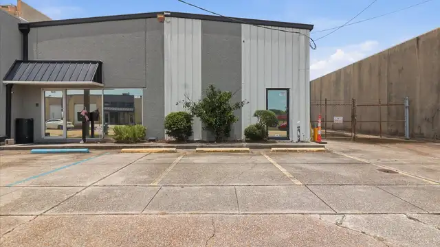5601 Jensen St - ELMWOOD  Warehouse/Office with YARD thumbnail 5