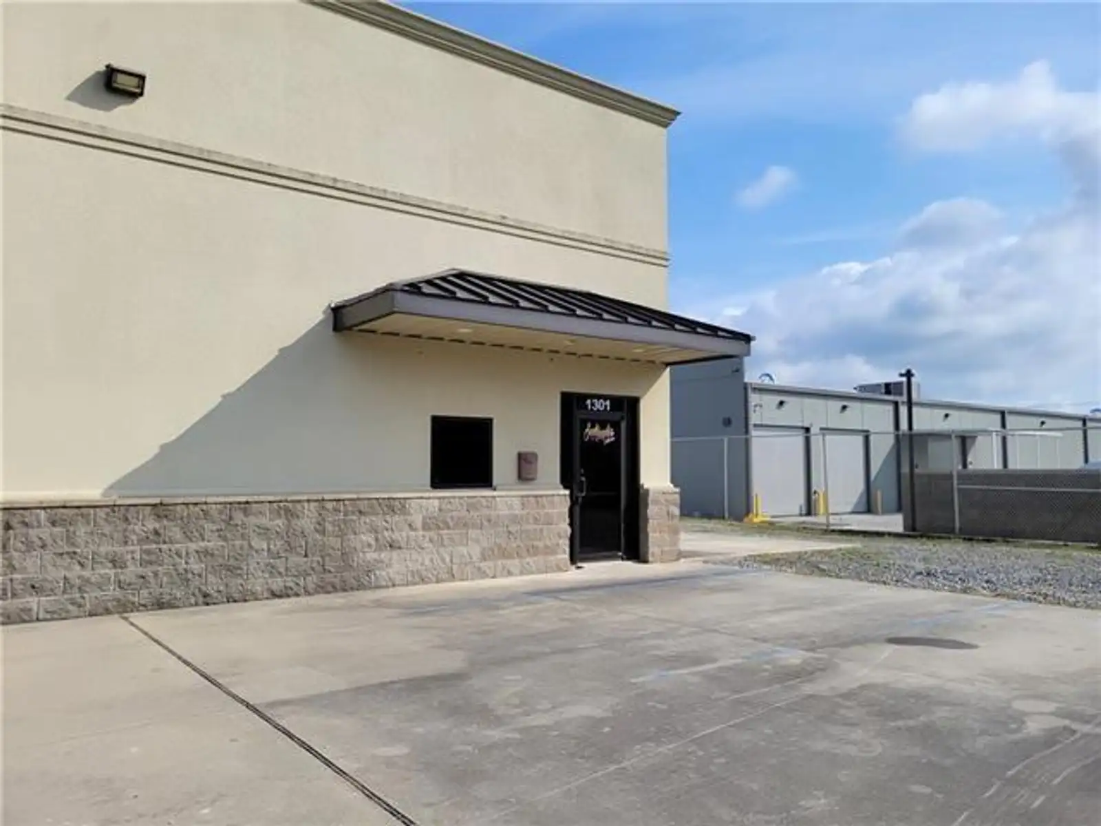 1301 N Al Davis Rd
