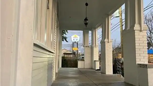 1616 Newton St thumbnail 2