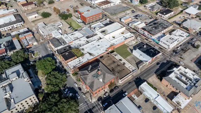 119 E Landry St thumbnail 2